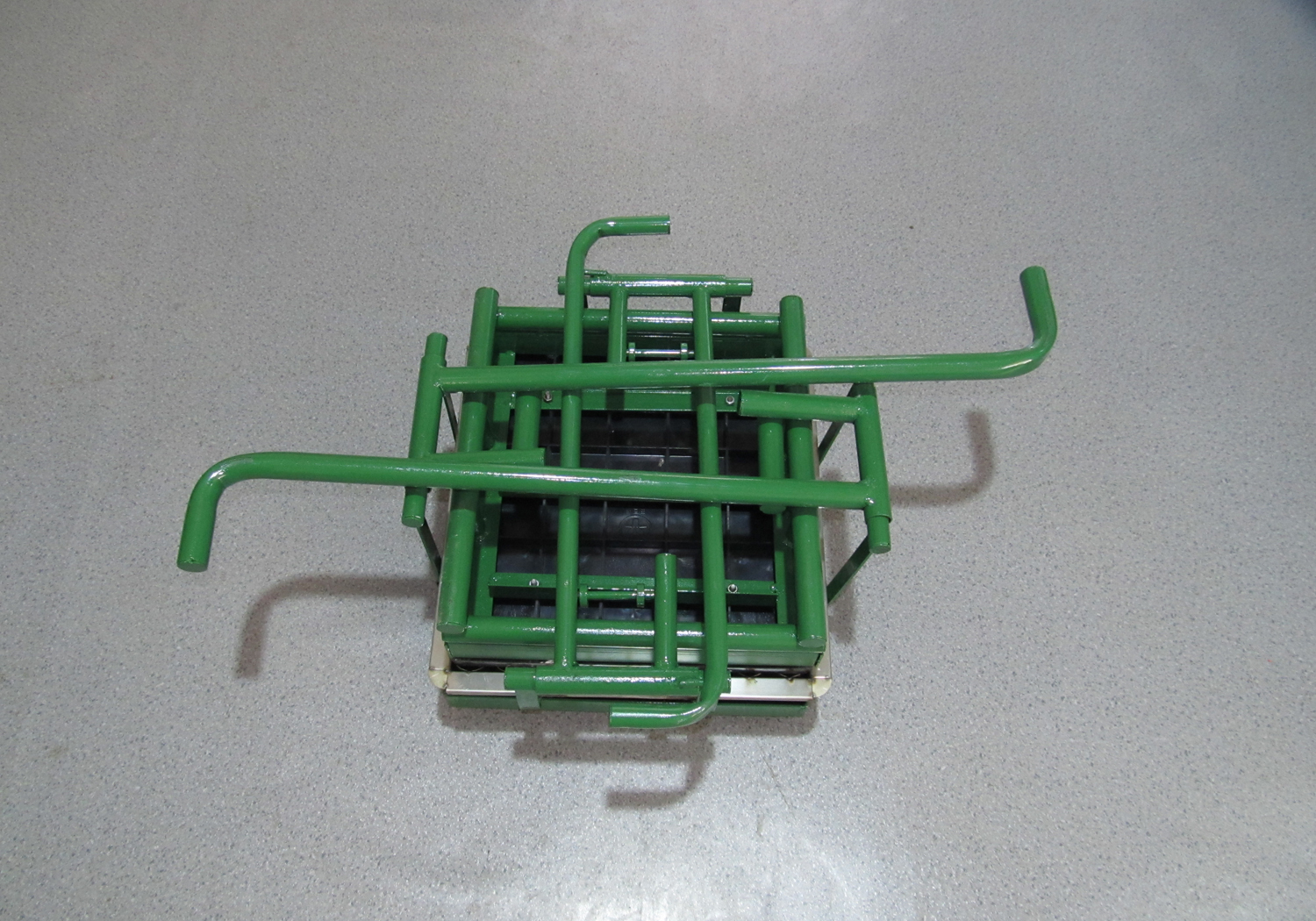 制缽器